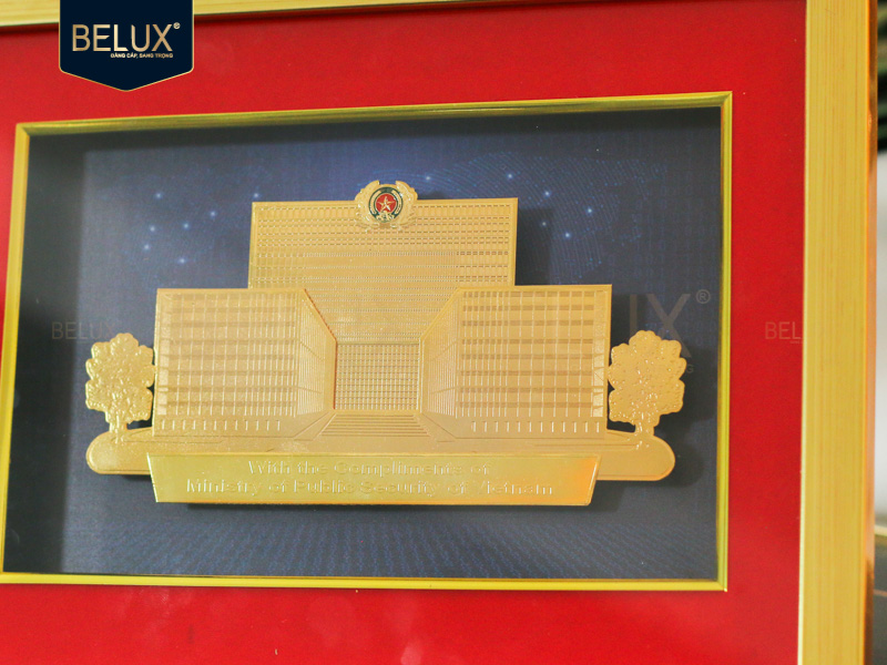 Lô Tranh Tòa Nhà Bộ Công An 32x25cm bằng đồng mạ vàng 24k thiết kế theo yêu cầu